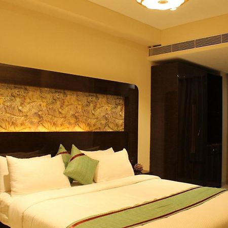 Zip By Spree Hotels Surat Eksteriør billede