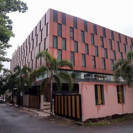 Zip By Spree Hotels Surat Eksteriør billede