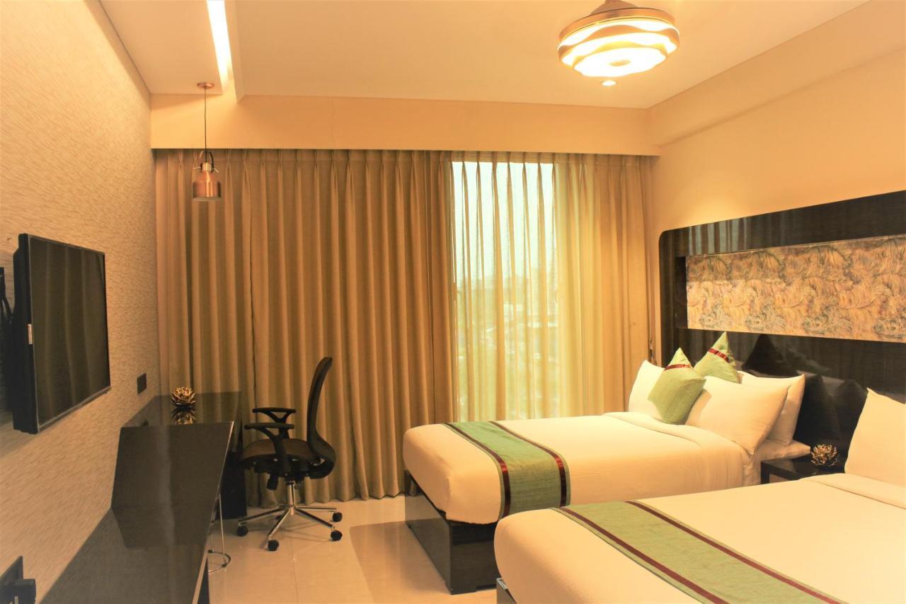 Zip By Spree Hotels Surat Eksteriør billede