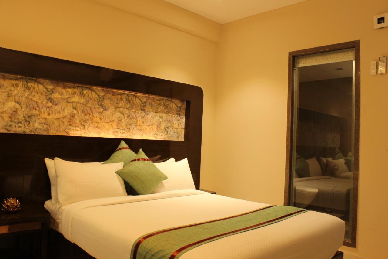 Zip By Spree Hotels Surat Eksteriør billede