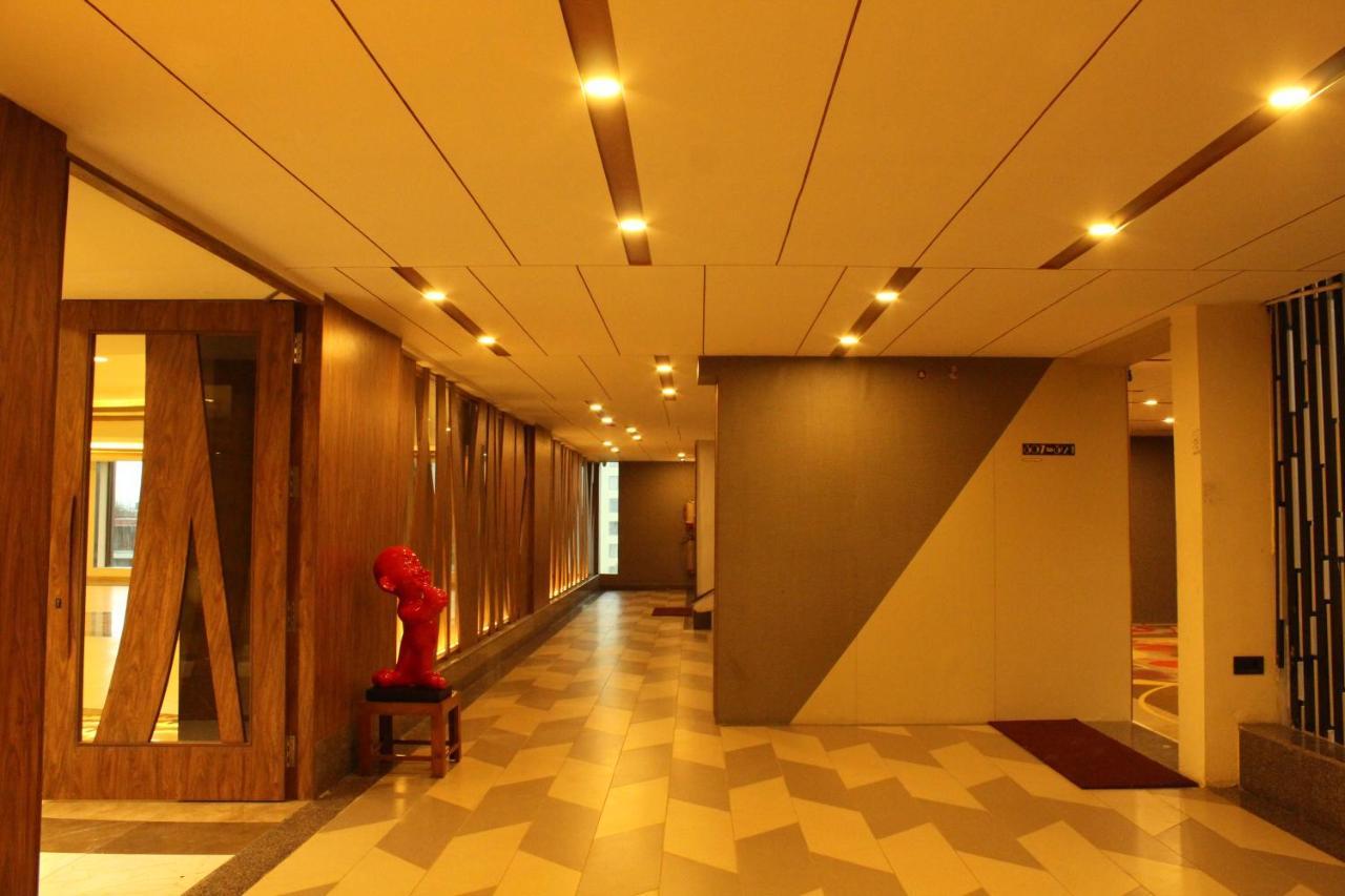 Zip By Spree Hotels Surat Eksteriør billede