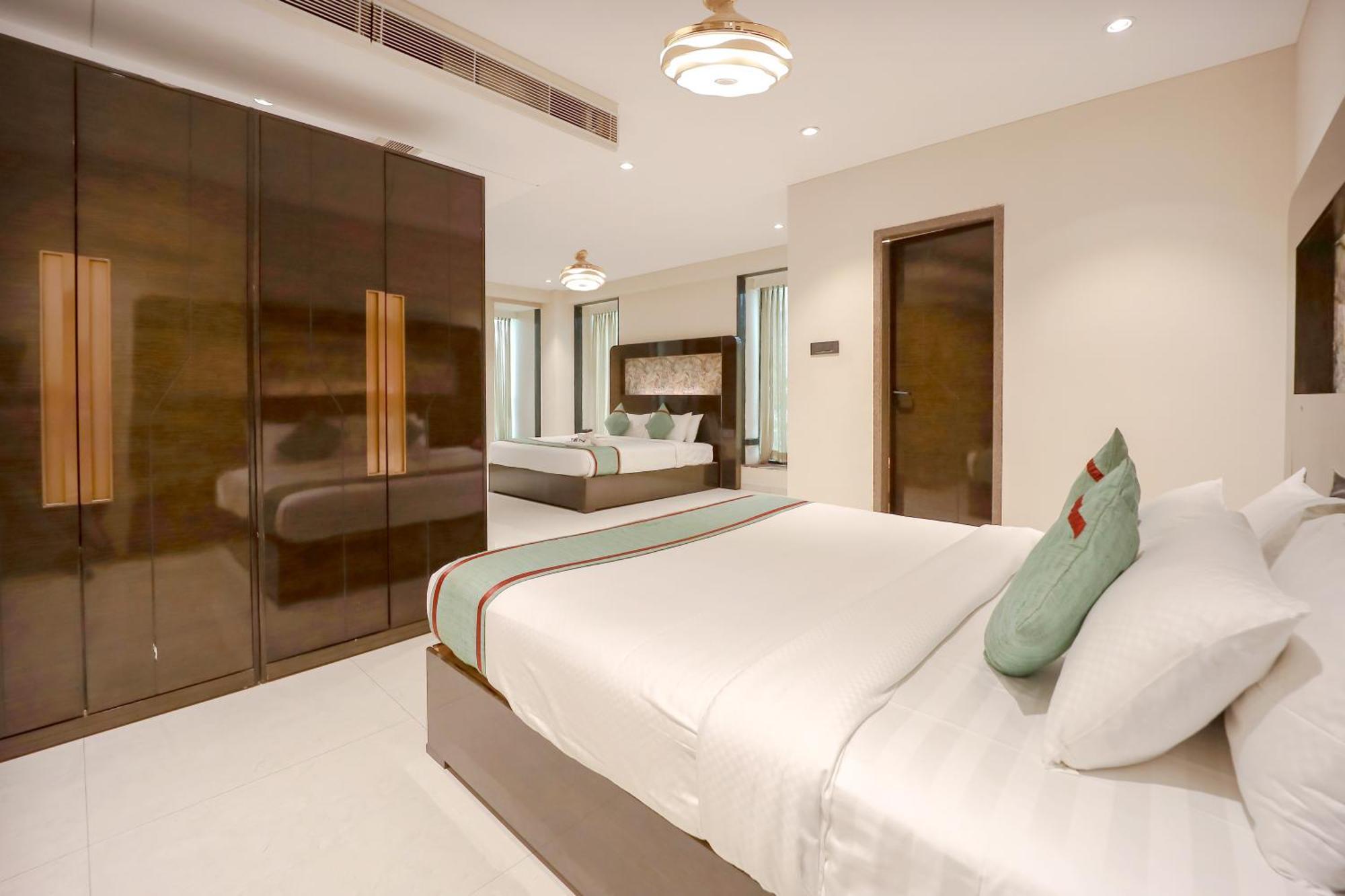 Zip By Spree Hotels Surat Eksteriør billede
