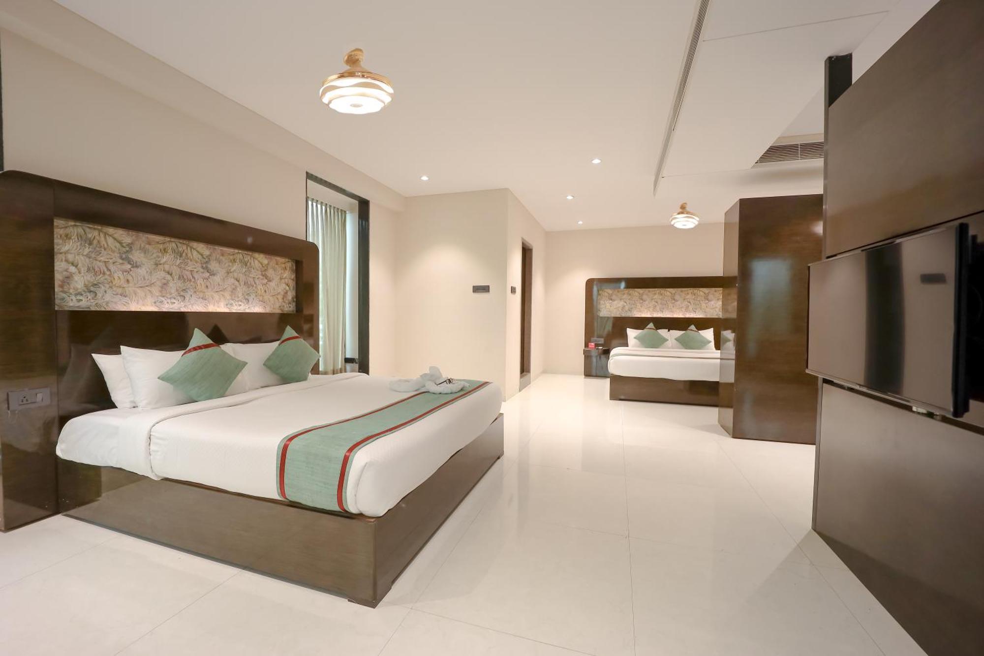 Zip By Spree Hotels Surat Eksteriør billede