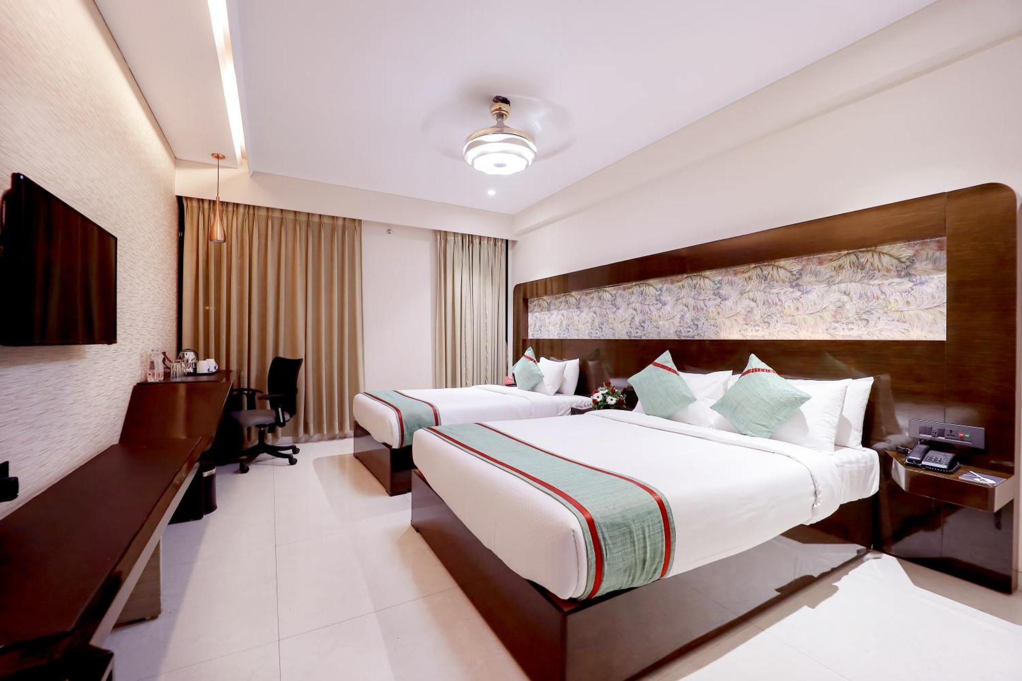 Zip By Spree Hotels Surat Eksteriør billede