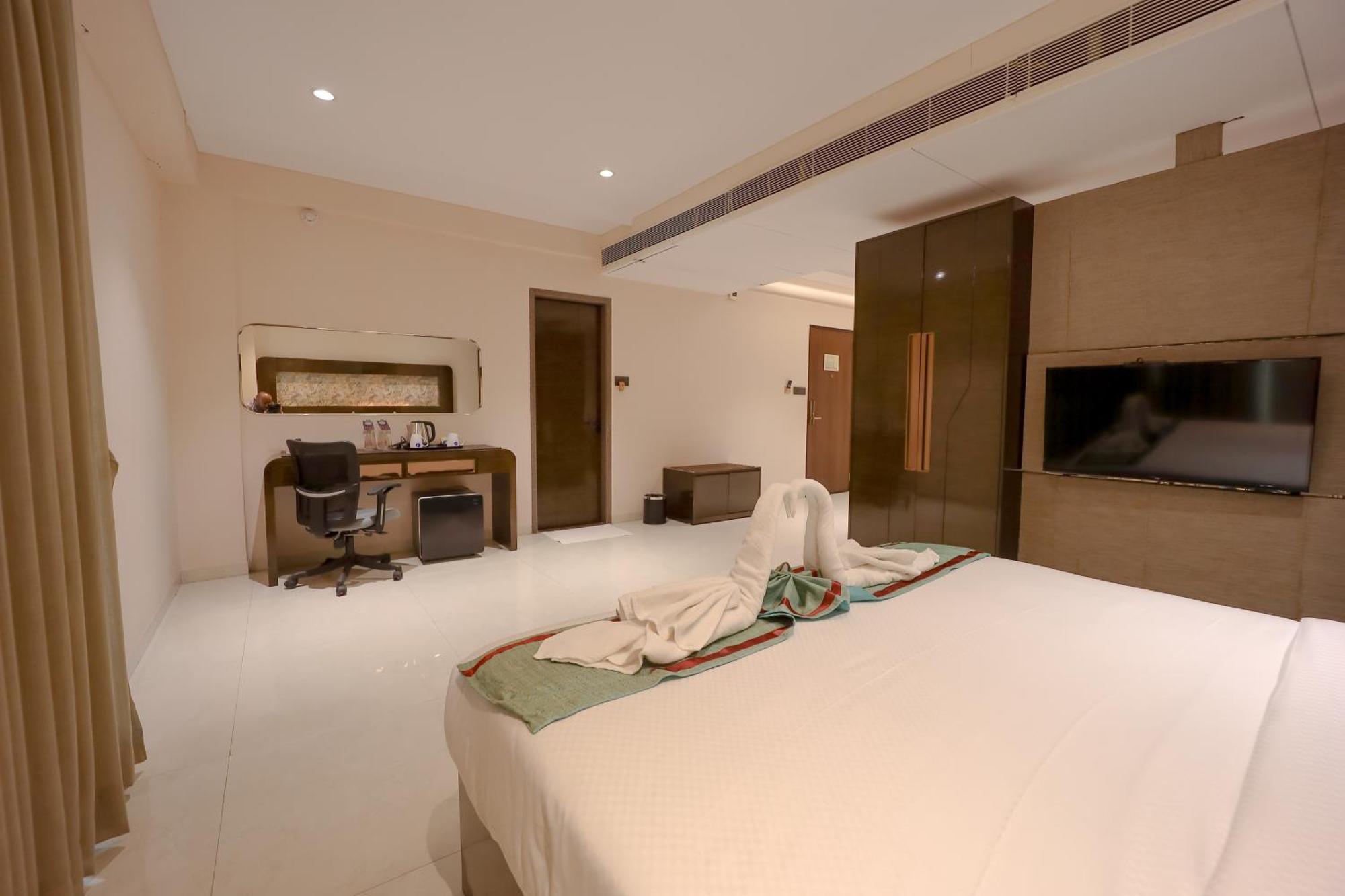 Zip By Spree Hotels Surat Eksteriør billede